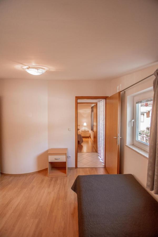 Apartments Lea ポレッチ エクステリア 写真